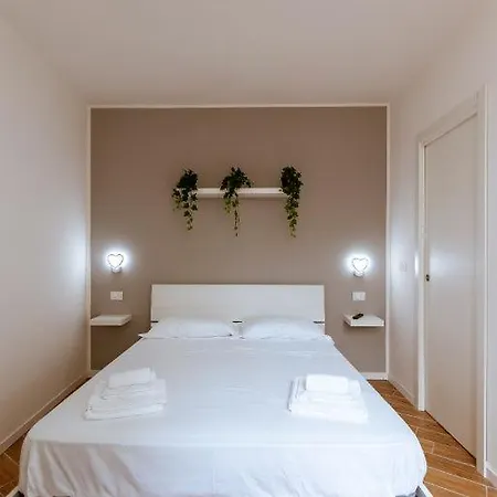 Central House - Apartments In Naples Room photo