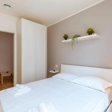 Central House - Apartments In Naples Room photo