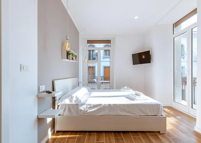 Central House - Apartments In Naples