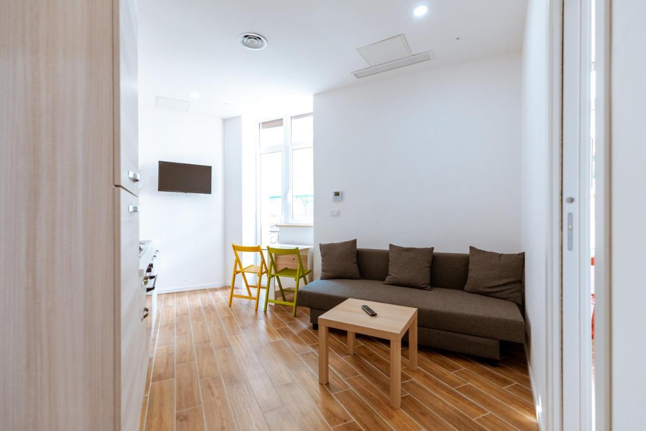 Aparthotel House - In