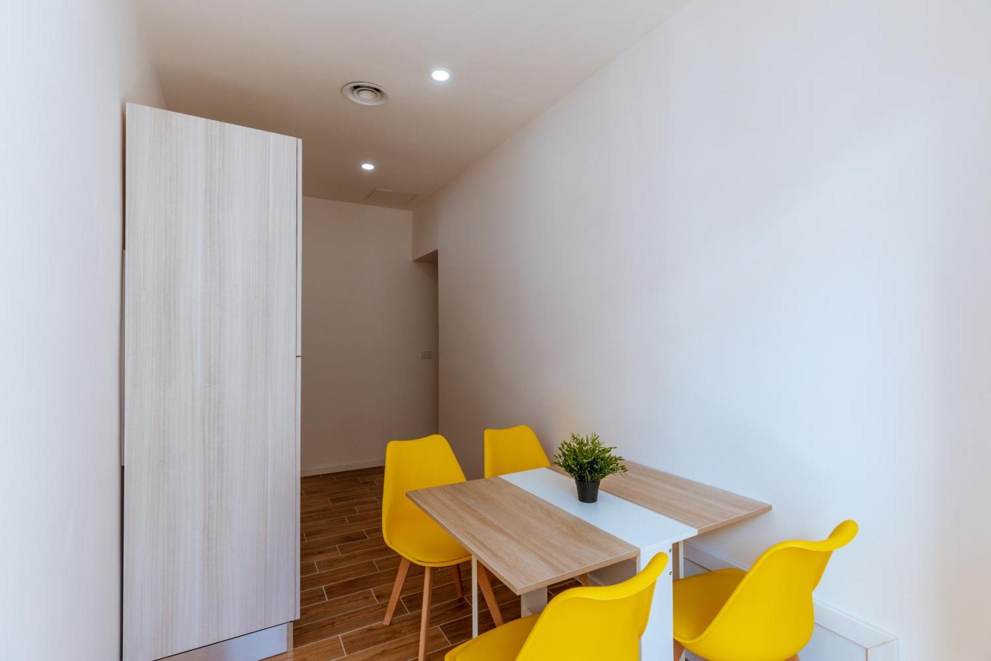 Aparthotel House - In *